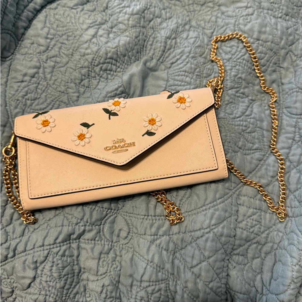 Coach shoulder bag with gold chain